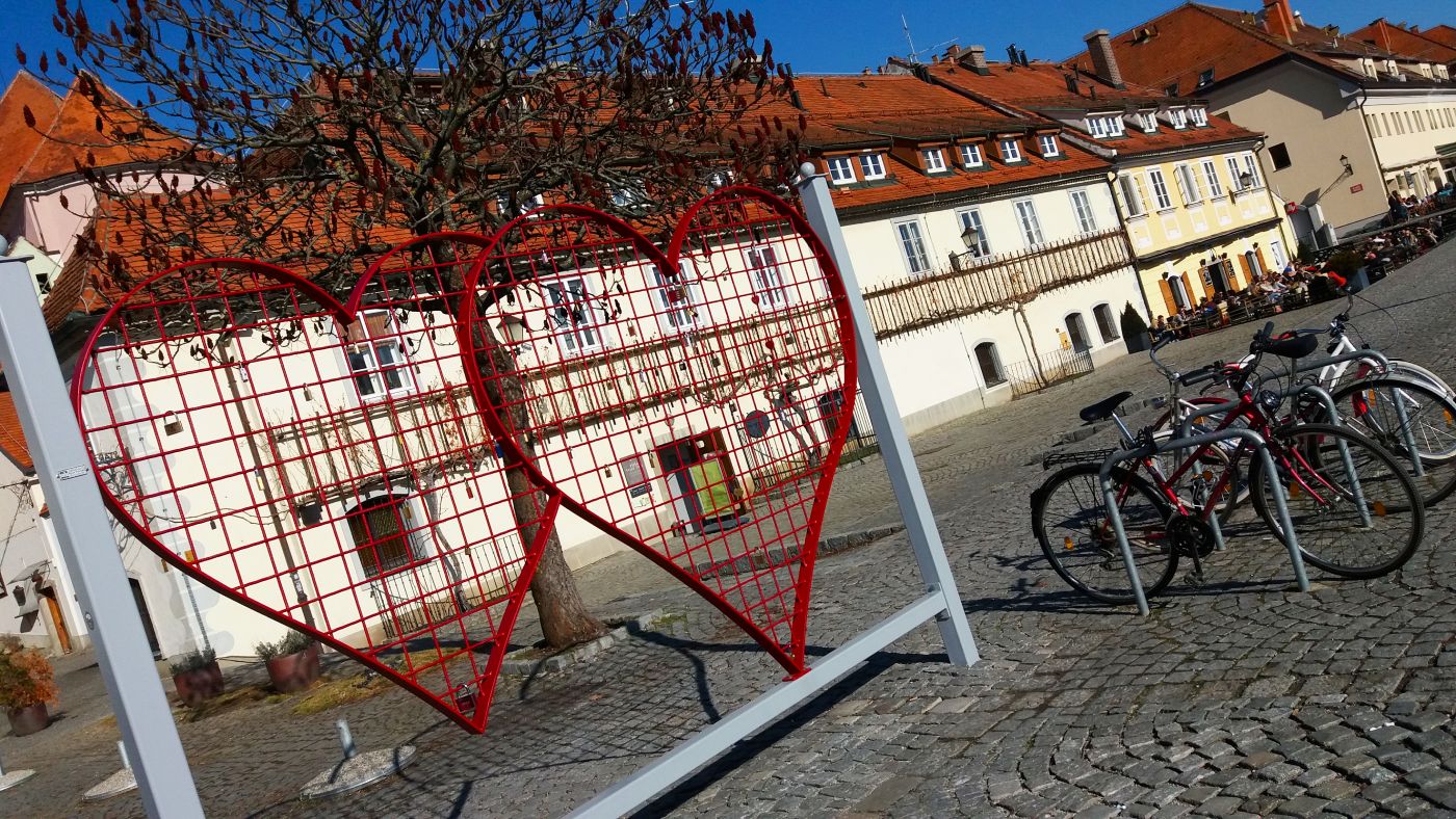 Srčne ključavnice pri Stari trti na Lentu